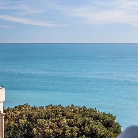 Victoria Bergamote Attic - Happy Apartmán Menton
